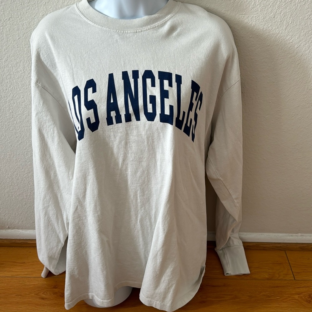 Brandy Melville Los Angeles Sweater One Size NWT